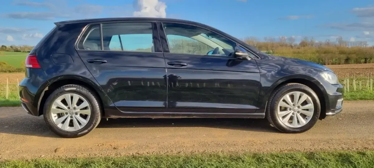Usado VW Golf VII SE 2017 Preto Citadino
