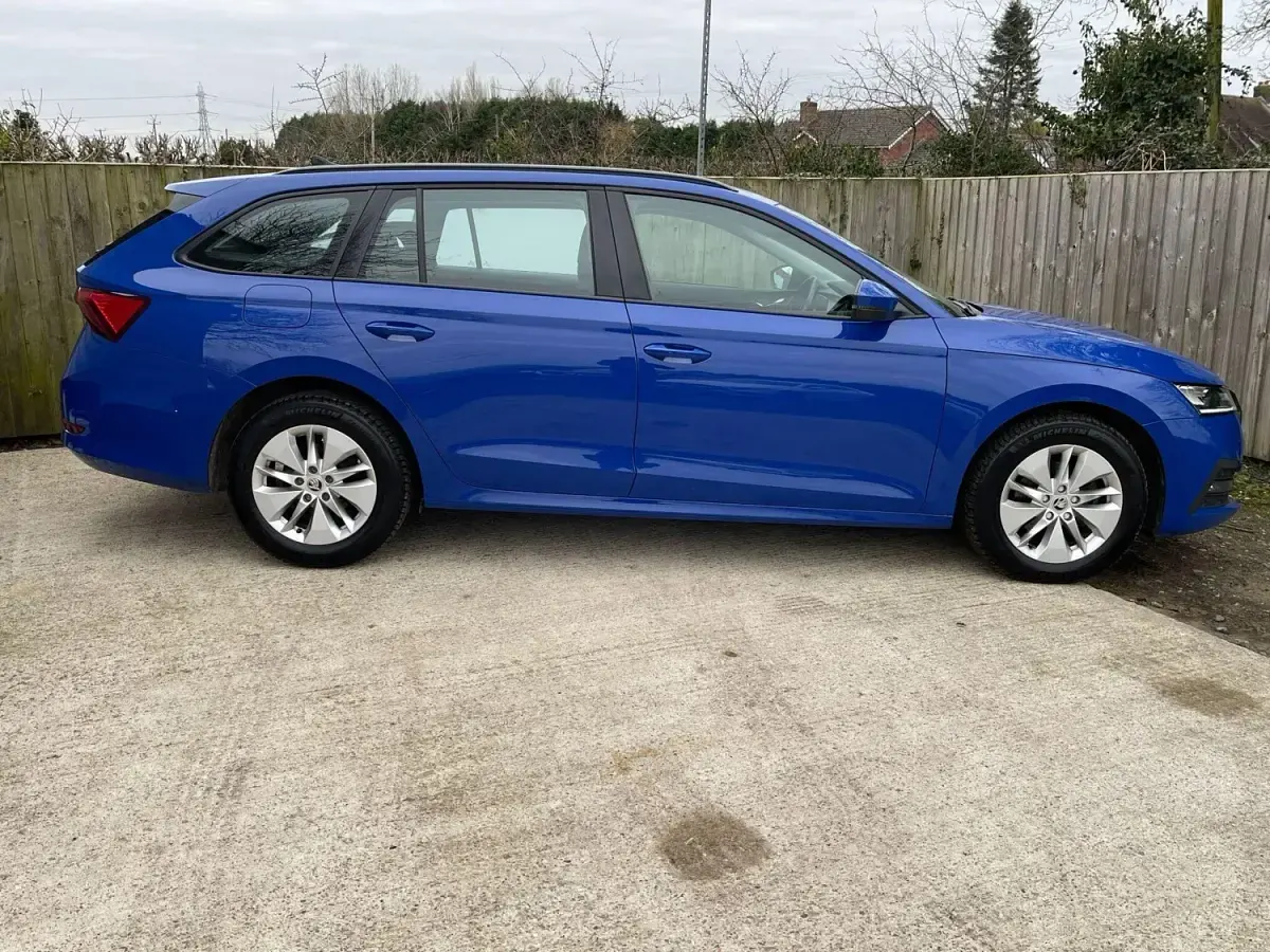 Używany Skoda Octavia SE Technology 150 KM (110 kW) 2022 Niebieski Kombi