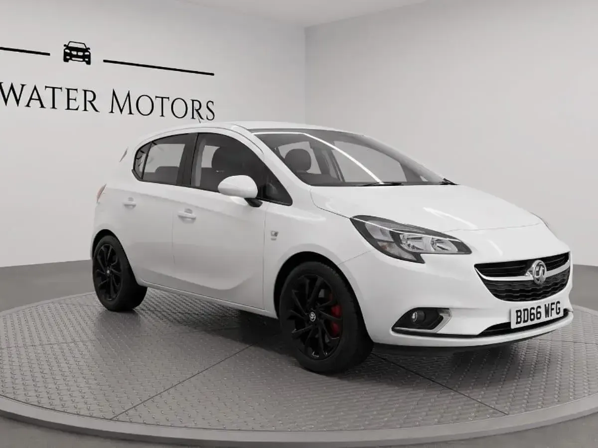 Used Vauxhall Corsa SRi 88 HP (64 kW) 2016 White Hatchback