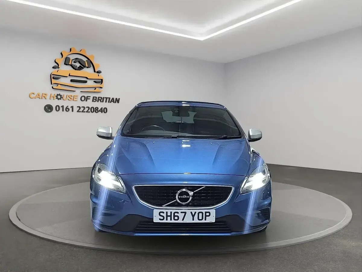 Usado Volvo V40 R-Design 122 HP (89 kW) 2017 Azul Citadino