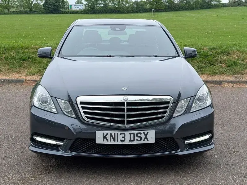 Usado Mercedes E250 2013 Cinzento Sedan