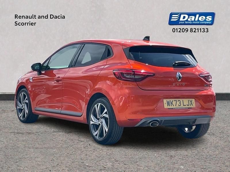 Used Renault Clio V RS Line 90 HP (66 kW) 2023 Renault id  orange valencia  Hatchback