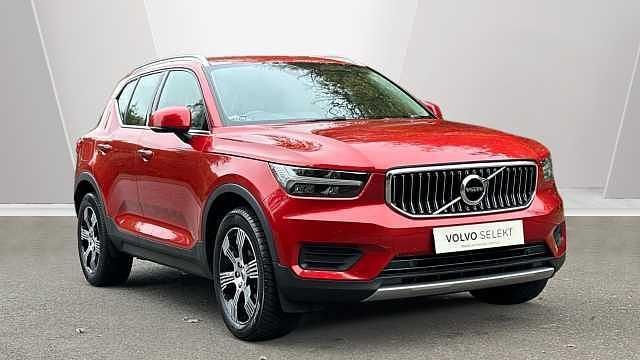 Used 2022 Volvo XC40 Inscription SUV | £24,400 (Good price) - Image 1/3