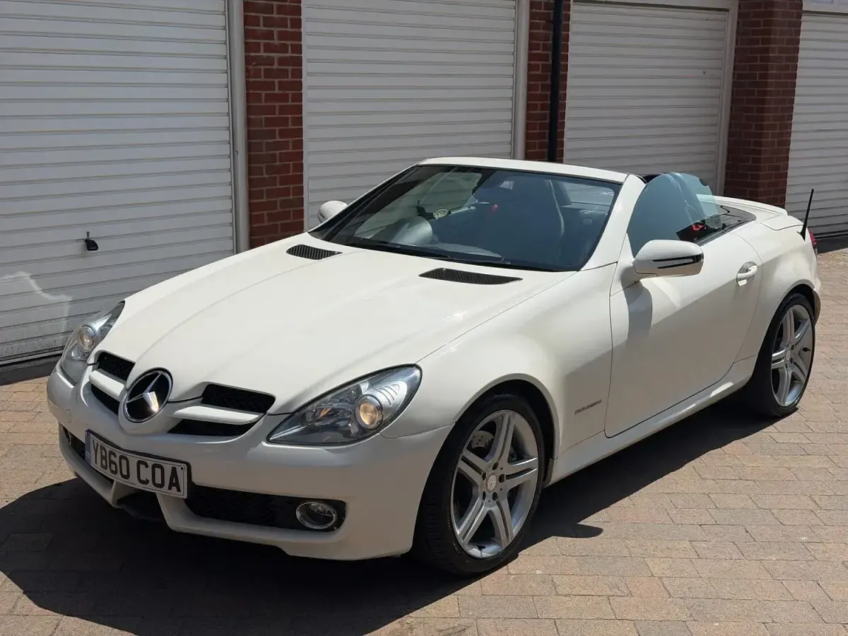 Used Mercedes SLK200 2011 White Cabriolet