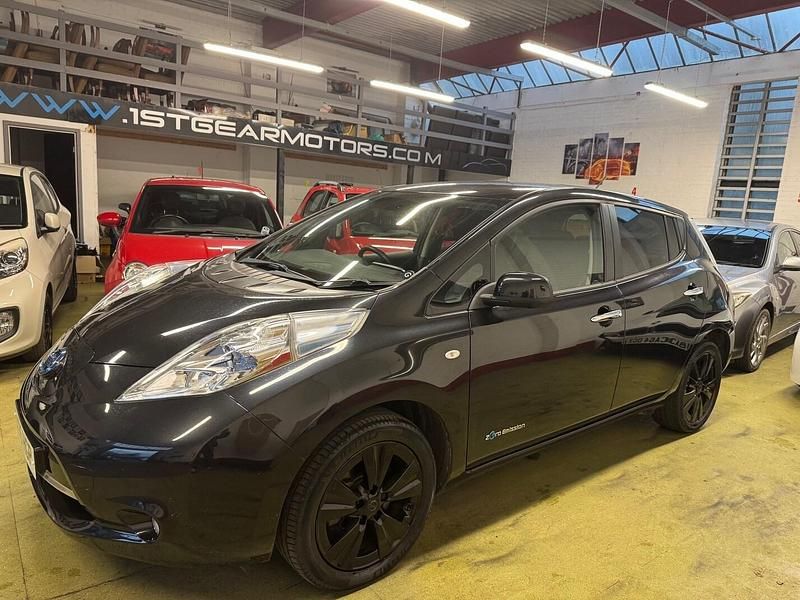 Used Nissan Leaf Tekna 80 kW (109 HP) 2015 Black Hatchback