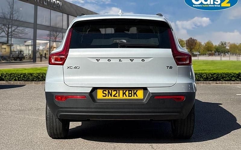 Second-hand Volvo XC40 Momentum 129 CP (94 kW) 2021 Argintiu SUV