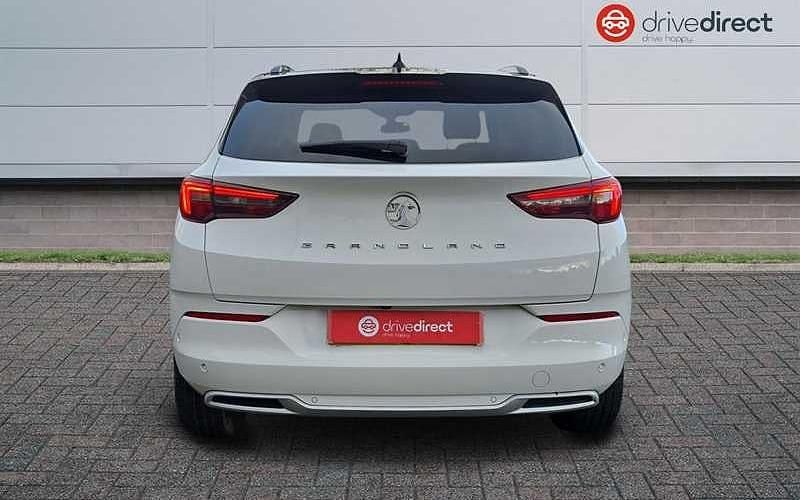 Used Vauxhall Grandland X Elite 131 HP (96 kW) 2021 White SUV