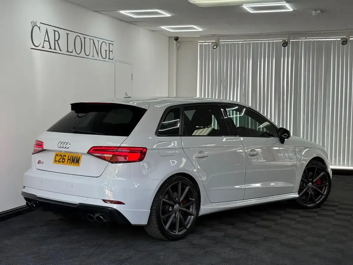 Begagnad Audi S3 Sportback Black Edition 2018 Vit Halvkombi