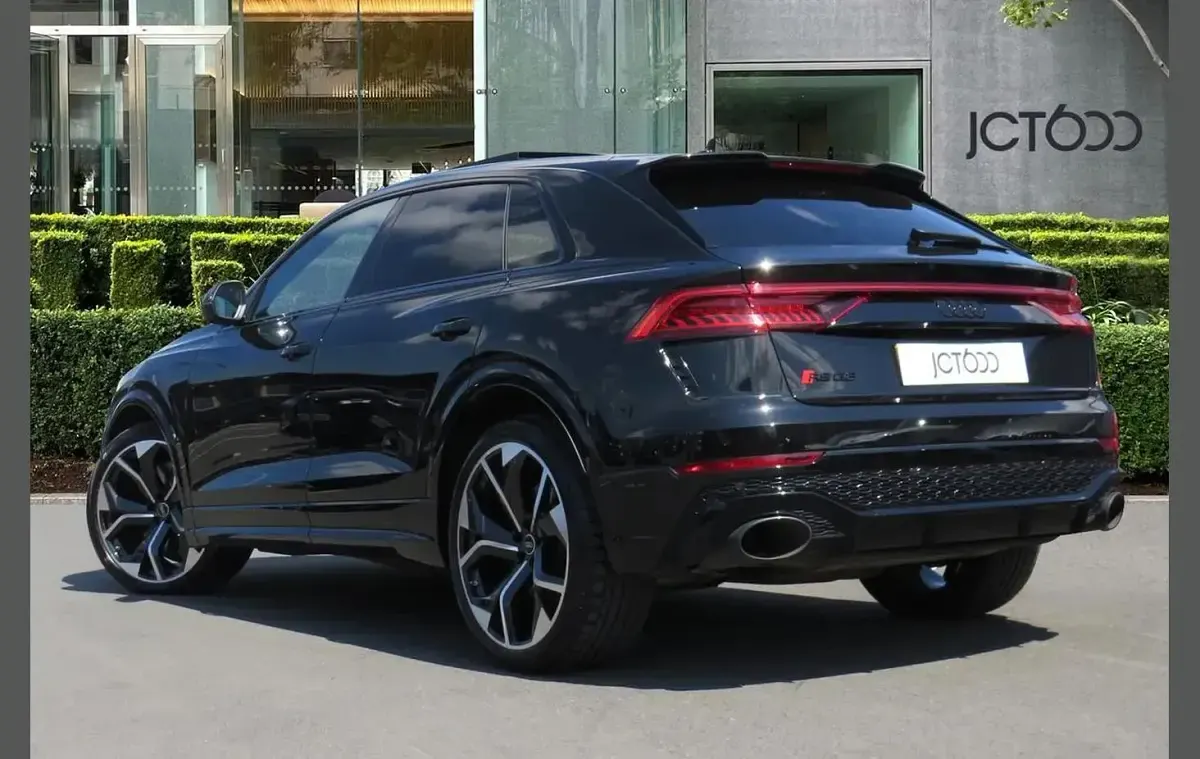 Used Audi Q8 Advanced 591 HP (434 kW) 2023 Black SUV