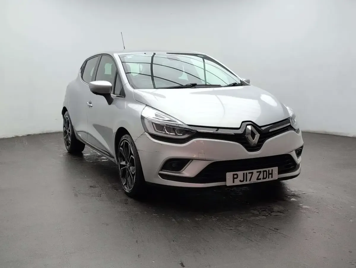 Used Renault Clio Dynamique 120 HP (88 kW) 2017 Silver Hatchback