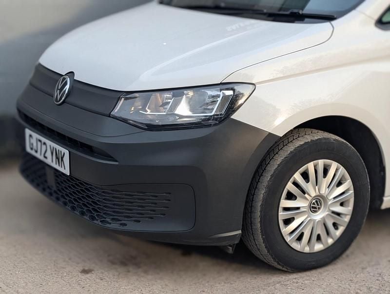 Used VW Caddy 102 HP (75 kW) 2022 White MPV