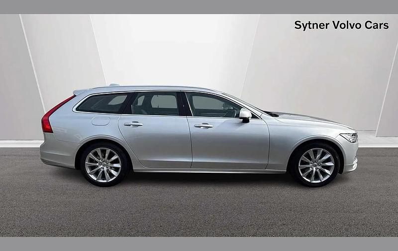 Used Volvo V90 Momentum 254 HP (186 kW) 2019 Silver Estate