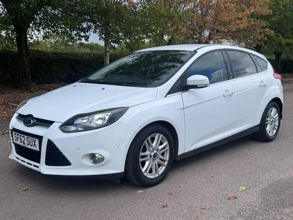 Used Ford Focus Titanium 113 HP (83 kW) 2012 White Hatchback