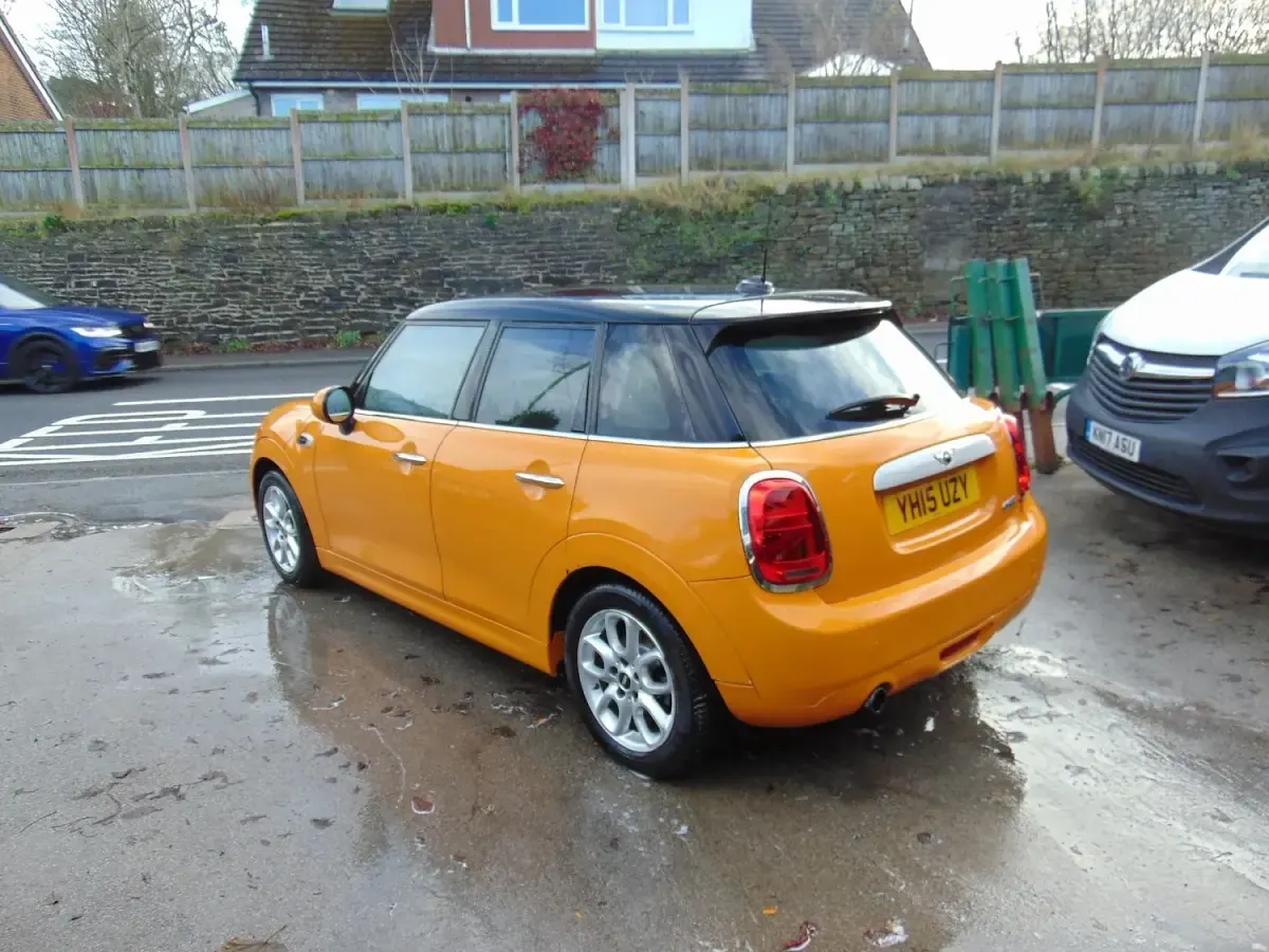 Used Mini Cooper Hatch 136 HP (100 kW) 2015 Orange Hatchback