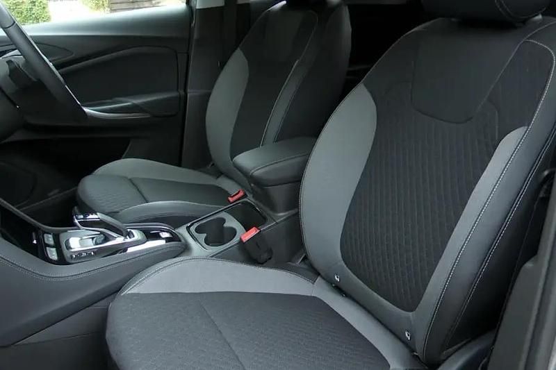 Used Vauxhall Grandland X Ultimate 130 HP (95 kW) 2022 White SUV