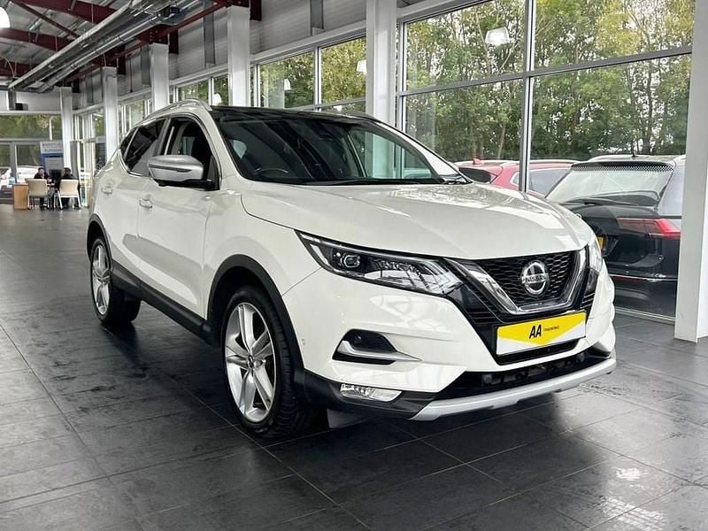 Used Nissan Qashqai N-Motion 140 HP (102 kW) 2019 White SUV