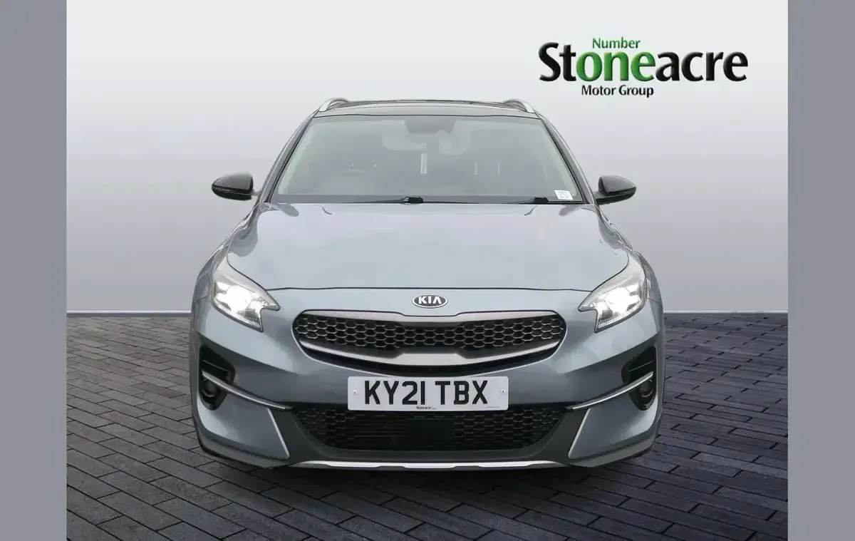 Usado Kia XCeed 160 CV (117 kW) 2021 Plateado SUV