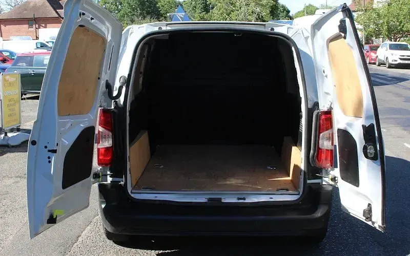 Used Citroën Berlingo 102 HP (75 kW) 2023 White MPV