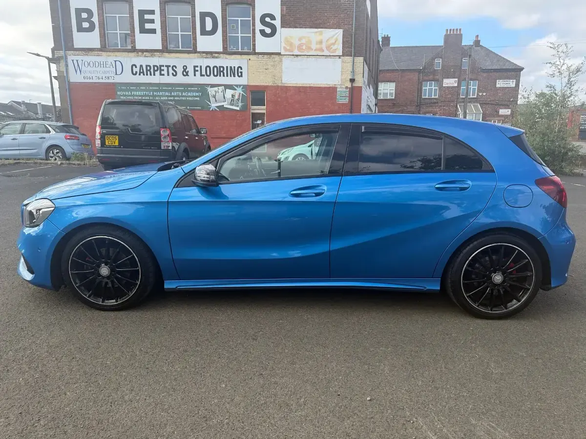 Used Mercedes A200 AMG Line Premium 134 HP (98 kW) 2016 Blue Hatchback