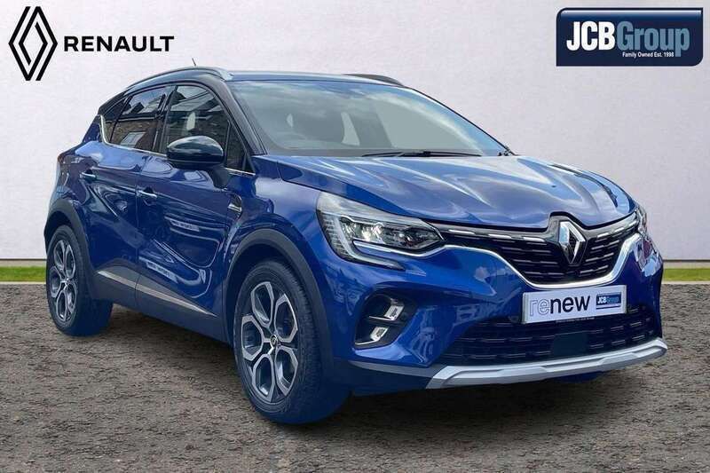 Iron blue with diamond black roof Used 2022 Renault Captur SE SUV | £14,795 (Fair price) - Image 1/4
