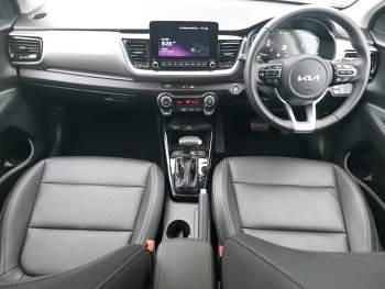 Used Kia Stonic 98 HP (72 kW) 2025 White SUV