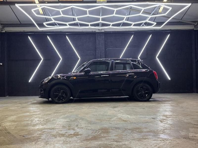Used Mini Cooper D Hatch 116 HP (85 kW) 2016 Black Hatchback