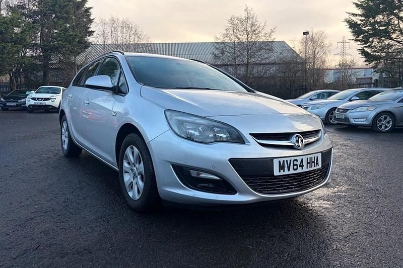 Used Vauxhall Astra Design Edition 2014 Silver Estate