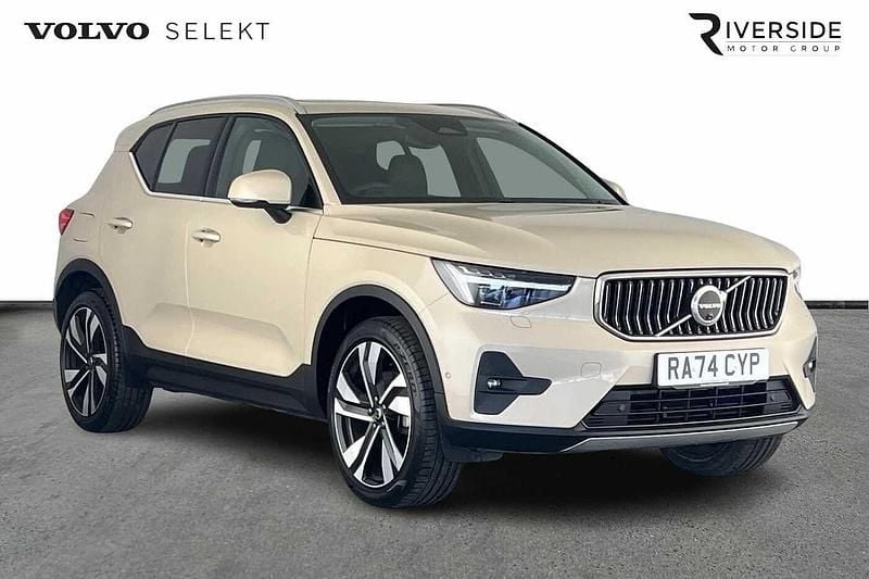 Usado Volvo XC40 Ultra 163 HP (119 kW) 2025 Bege SUV