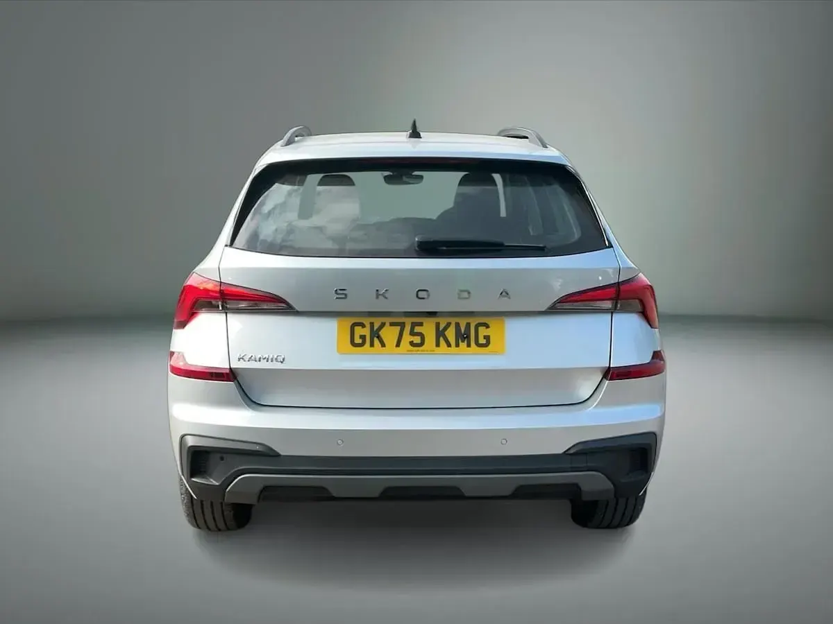 Used Skoda Kamiq SE 70 HP (51 kW) 2025 Brilliant silver metallic SUV