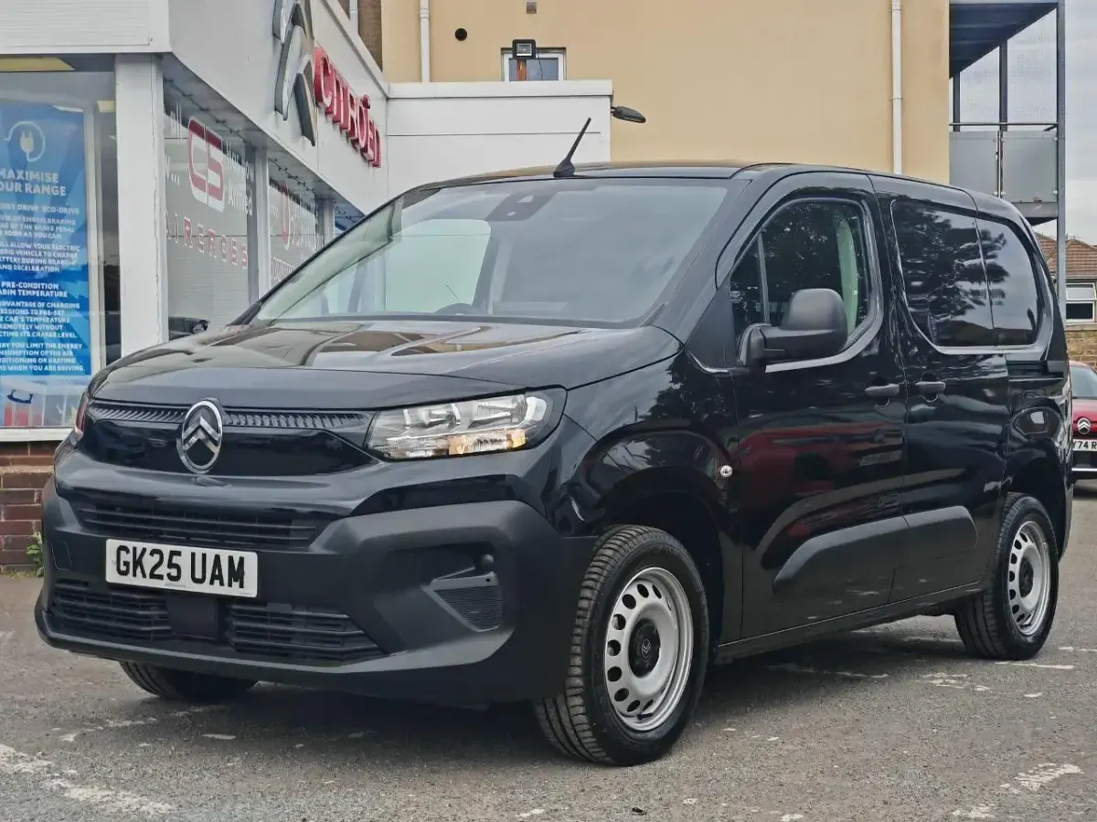 Used Citroën e-Berlingo 101 HP (74 kW) 2025 Black