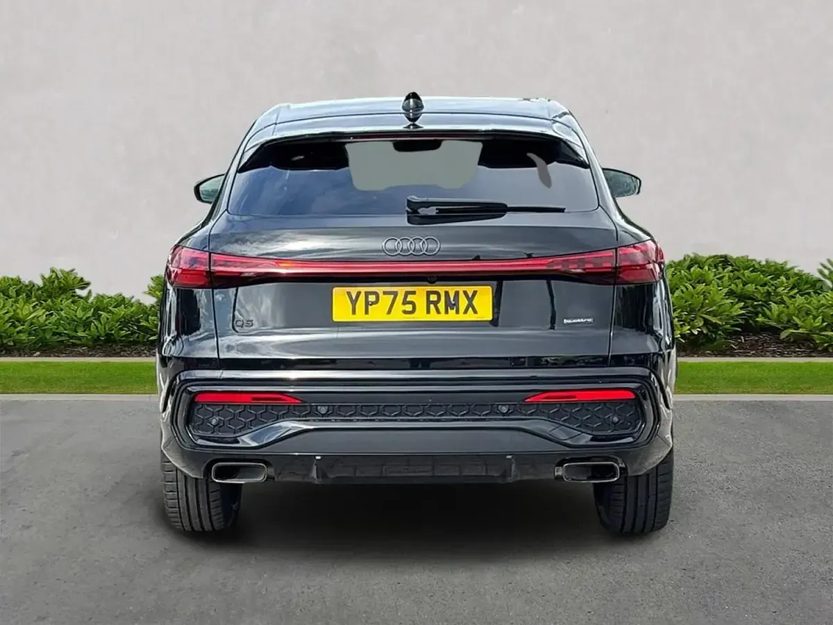 Used Audi Q5 Comfort 200 HP (147 kW) 2026 Black SUV