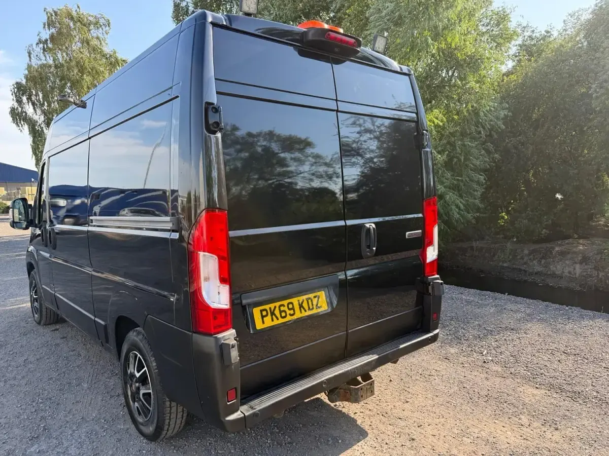 Used Fiat Ducato 148 HP (108 kW) 2020 Black Van