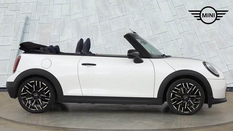 Used Mini Cooper 147 kW (201 HP) 2025 White Hatchback