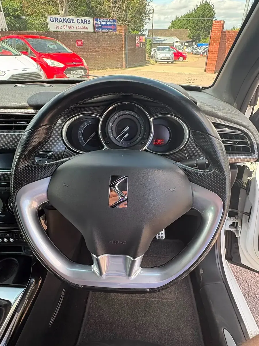 Used Citroën DS3 2012 White Hatchback