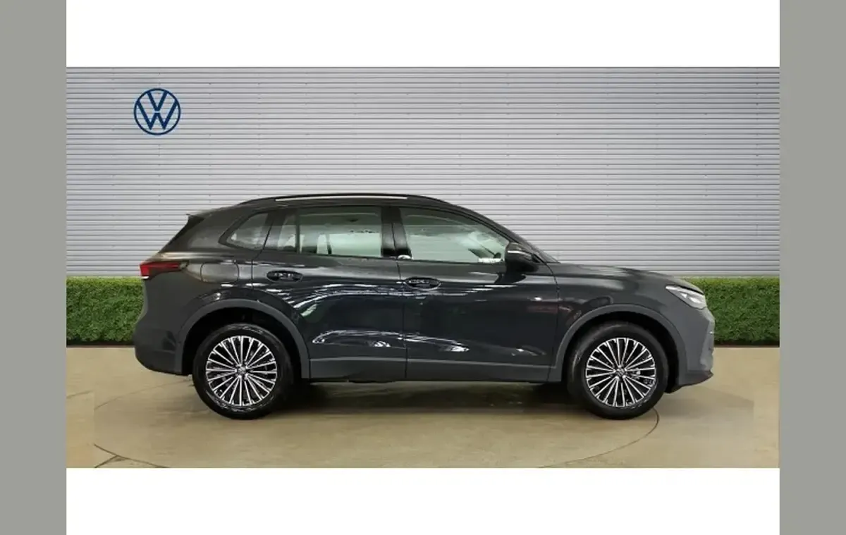New VW Tiguan Life 128 HP (94 kW) 2025 Other SUV
