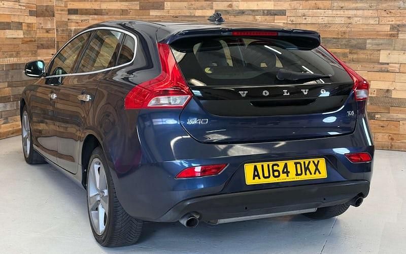 Used Volvo V40 SE Lux 179 HP (131 kW) 2015 Hatchback