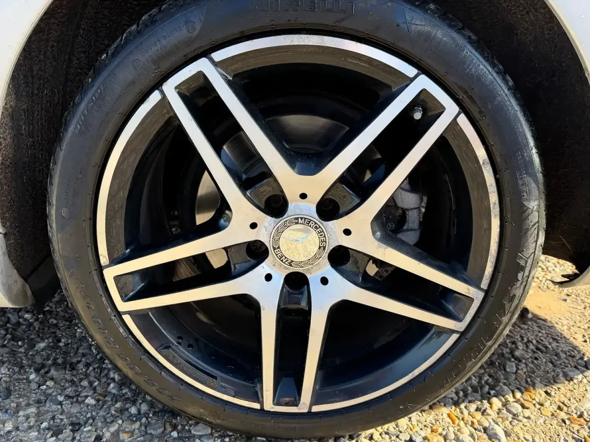 Usado Mercedes E350 Premium 2016 Plateado Familiar