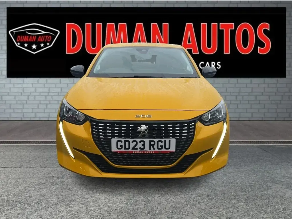 Used Peugeot 208 Allure+ 100 HP (73 kW) 2023 Yellow Hatchback