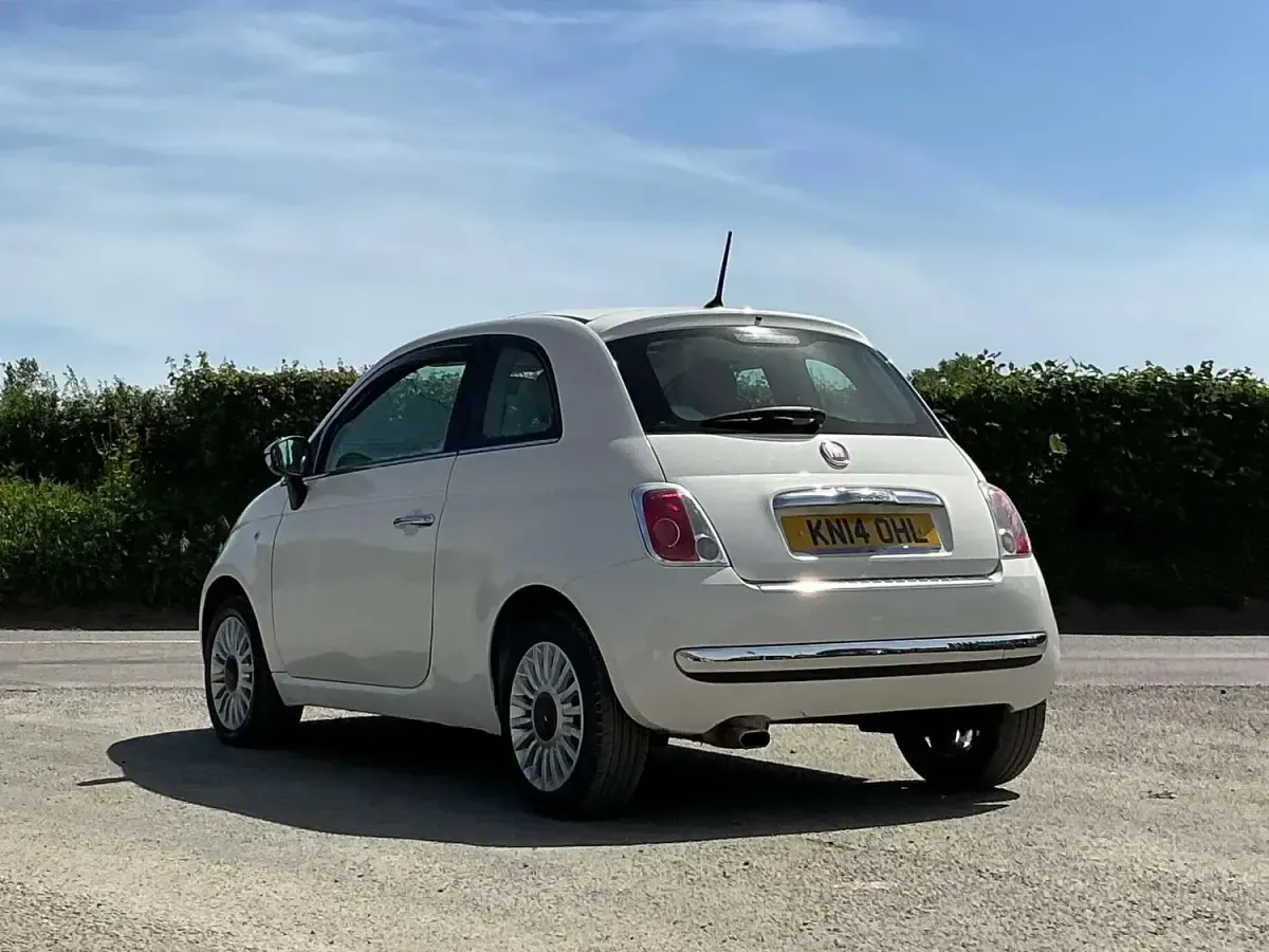 Used Fiat 500 Lounge 69 HP (50 kW) 2014 White Hatchback