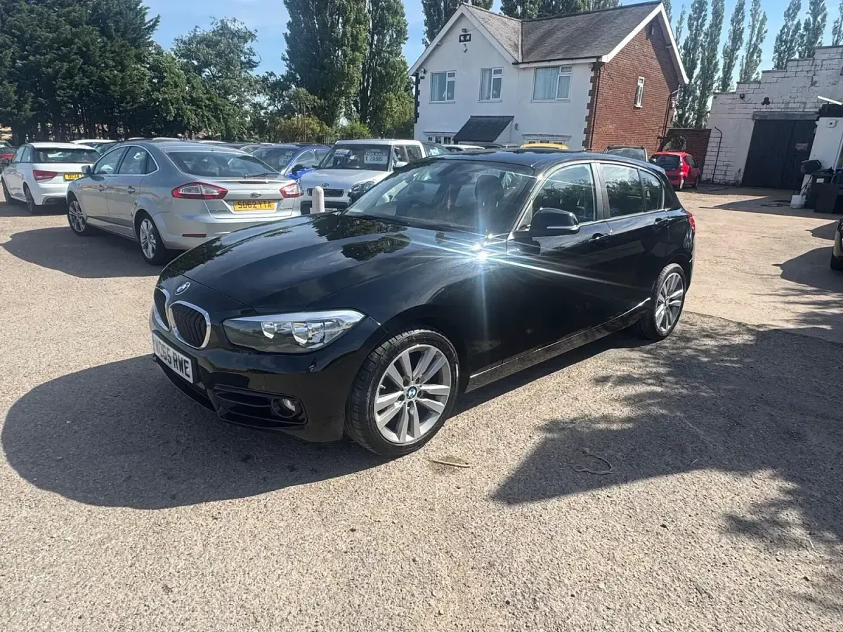 Used BMW 118 Sport Line 150 HP (110 kW) 2016 Black Hatchback