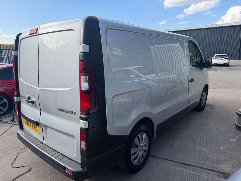 Used Renault Trafic Business 2017 White MPV