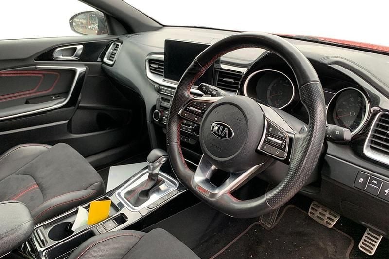 Used Kia ProCeed GT 136 HP (100 kW) 2019 Red Estate
