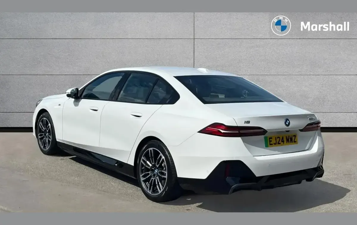 Used BMW i5 M Sport 250 kW (340 HP) 2024 White Sedan