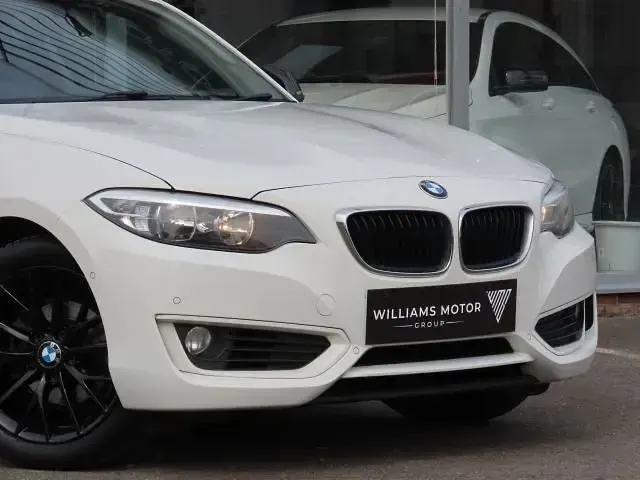Używany BMW 218 Comfort Edition 136 KM (100 kW) 2017 Biały Coupe