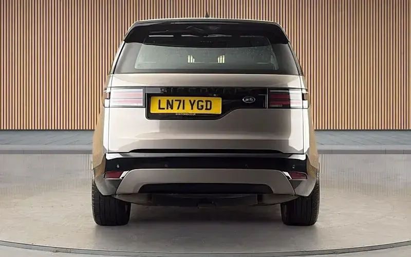 Used Land Rover Discovery 5 SE Dynamic 300 HP (220 kW) 2021 SUV