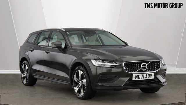 Used Volvo V60 CC 247 HP (181 kW) 2022 Estate