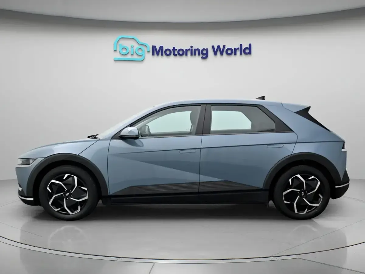 Used Hyundai Ioniq SE 125 kW (170 HP) 2022 Blue Hatchback