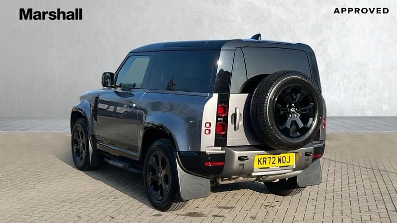 Used Land Rover Defender SE Dynamic 249 HP (183 kW) 2022 Metallic  eiger grey SUV