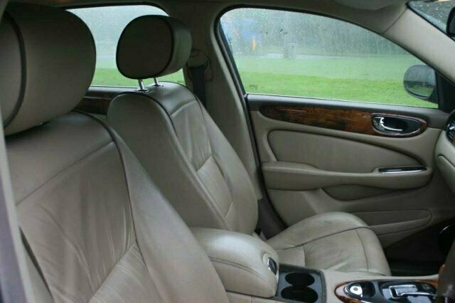 Used Jaguar XJ 204 HP (150 kW) 2005 Silver Sedan