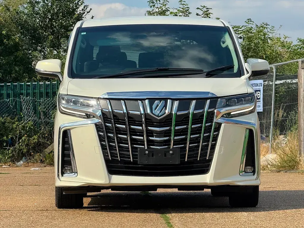 Used Toyota Alphard 300 HP (220 kW) 2021 White MPV